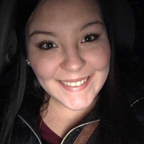 Meet your Posher, Amanda - Picture 1 of 1